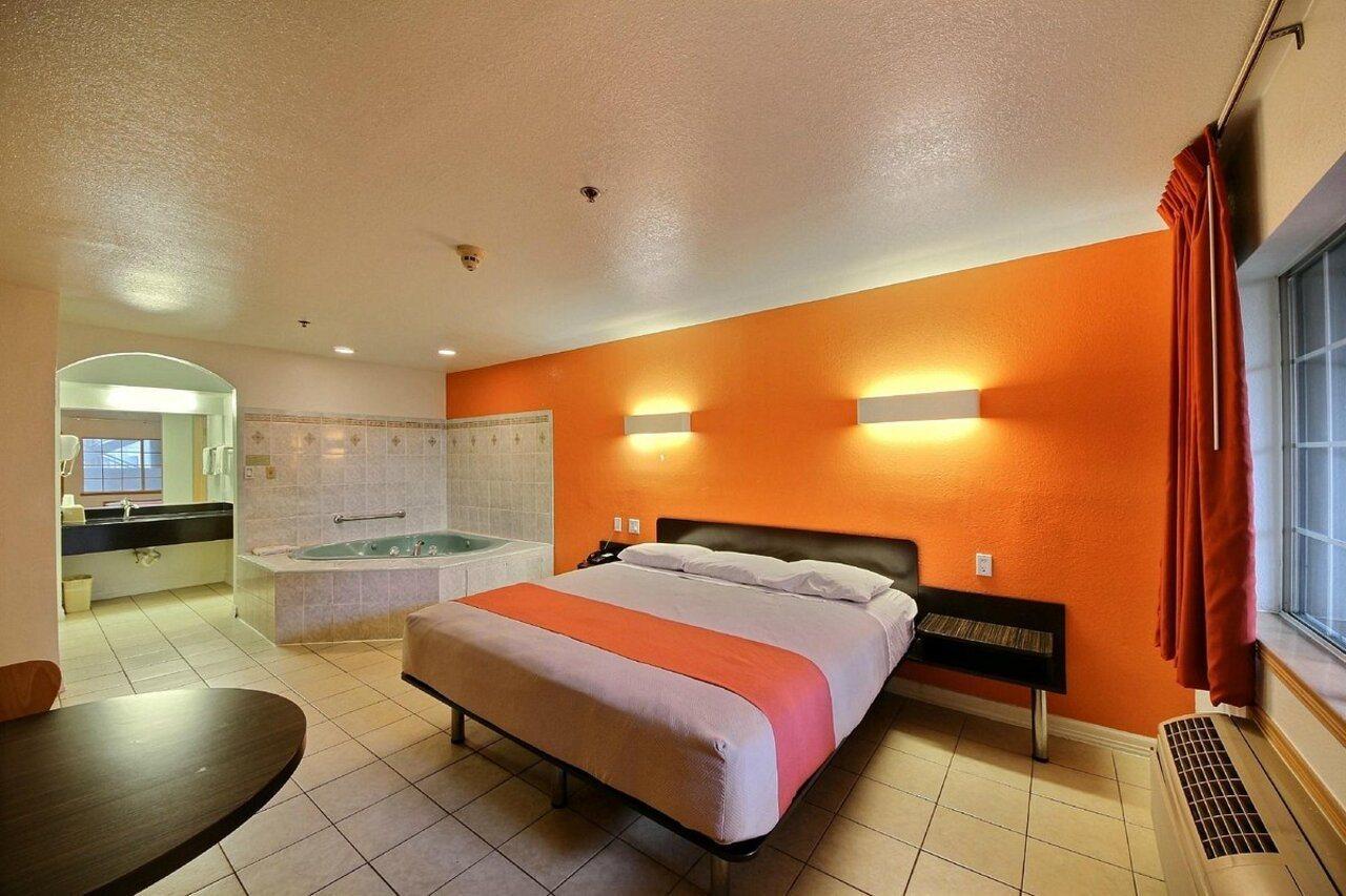 Motel 6-Edinburg, Tx ภายนอก รูปภาพ