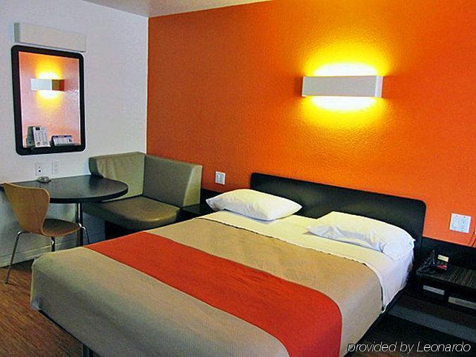 Motel 6-Edinburg, Tx ภายนอก รูปภาพ