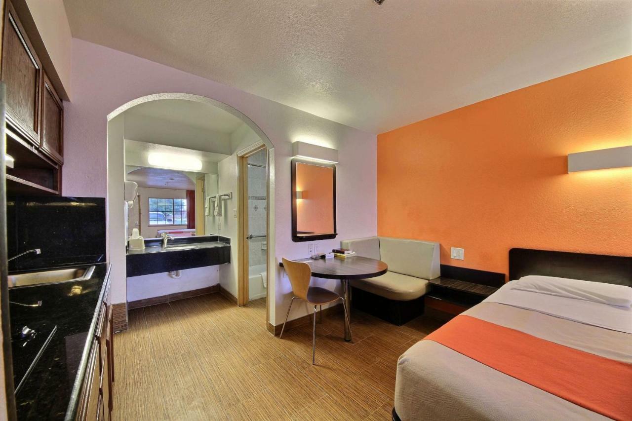 Motel 6-Edinburg, Tx ภายนอก รูปภาพ