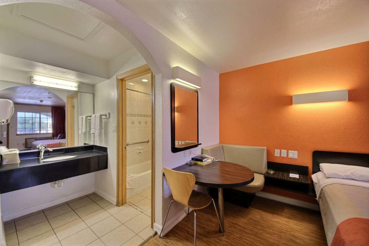 Motel 6-Edinburg, Tx ภายนอก รูปภาพ