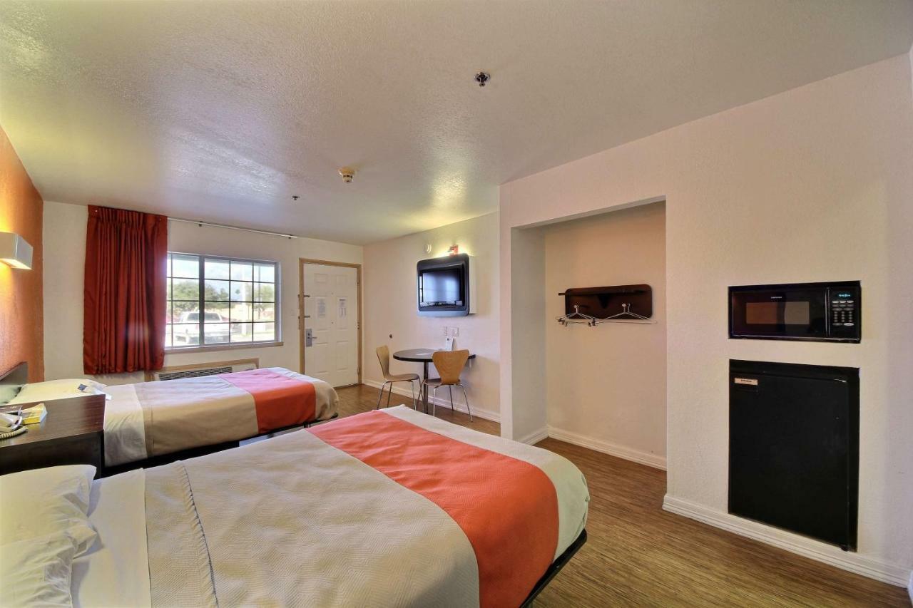 Motel 6-Edinburg, Tx ภายนอก รูปภาพ